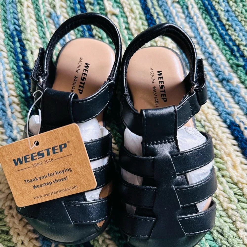 Classic Black Leather Sandals with Cushioned Footbed - Picture 1 of 6